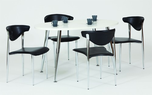 Josef Hoffmann Tischfabrik Design Holz Esstisch, ovaler Tisch Polarwei&szlig; 130 x 80 cm + 4 St&uuml;hle aus Kunstleder Schwarz